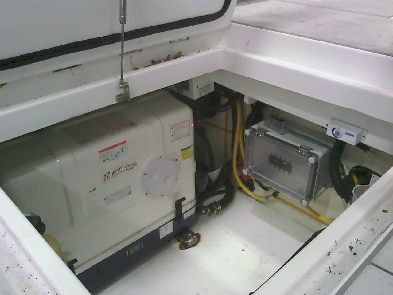 Visual field documentation of engine compartment